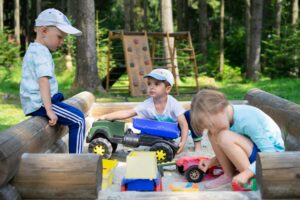 Read more about the article Free Play vs. Structured Play: Which Is Better for Children